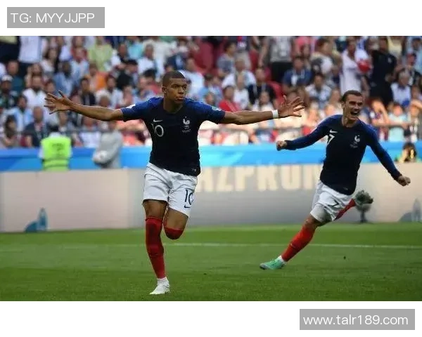 深圳足球队在世界杯中的耐力表现分析与启示 深圳足球队在世界杯中的耐力表现分析与启示