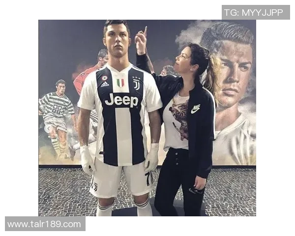 蜡像足球明星盘点:那些在博物馆中与我们同框的传奇球员 蜡像足球明星盘点:那些在博物馆中与我们同框的传奇球员