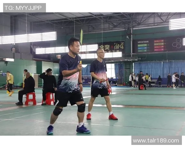 重庆羽毛球队挑战赛点评:团队协作展现出色默契与拼搏精神 重庆羽毛球队挑战赛点评:团队协作展现出色默契与拼搏精神